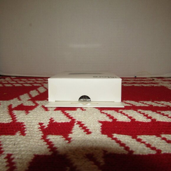 iStore Duo USB Car Charger - Picture 3 of 3